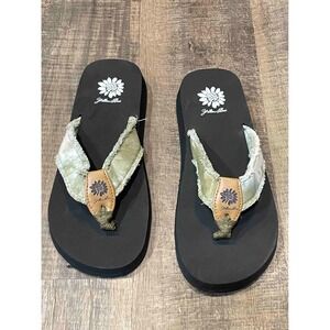 Yellow Box Flip Flops Women's Size 8M Tan Camo Fabric Thong Sandals